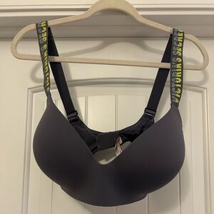 Victoria's Secret Lightly Lined, Wireless T-shirt Bra in 38DD